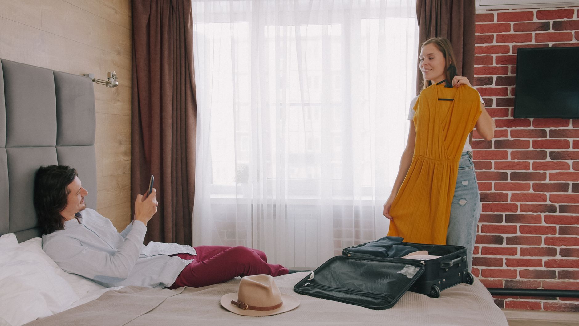 Ekoloji təmiz otel otağı və şüurlu səyahət hazırlığı