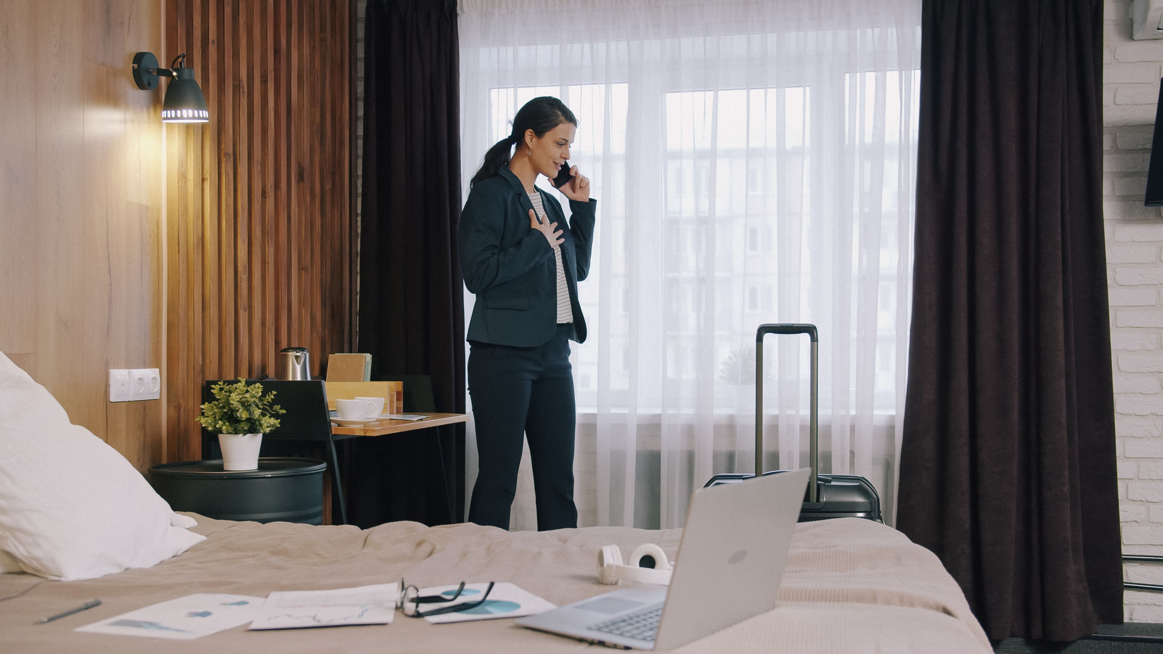 hotel room booking on phone