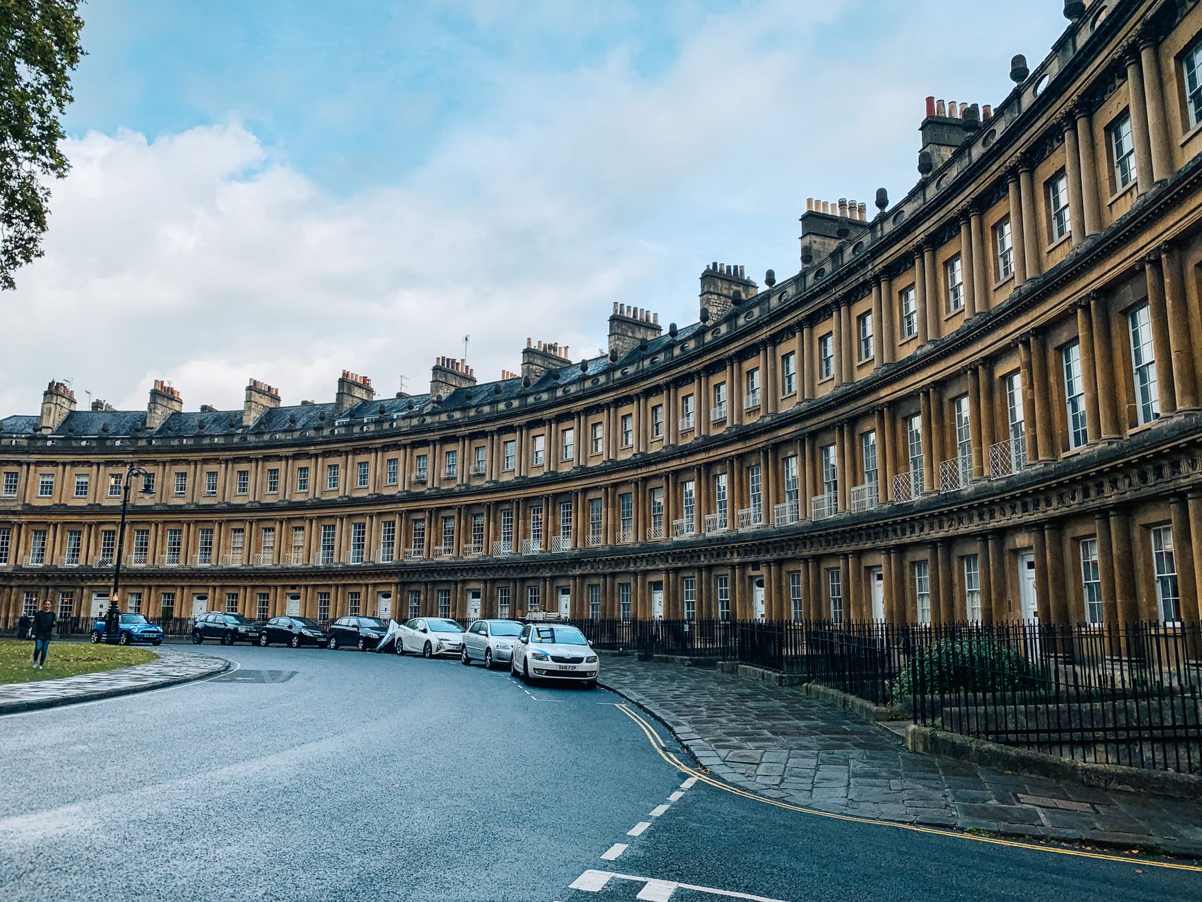 The curved Georgian facade of the Royal Crescent in Bath