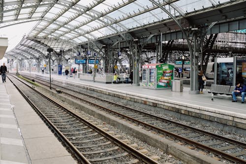 Photos gratuites de entraîner, gare, gare ferroviaire