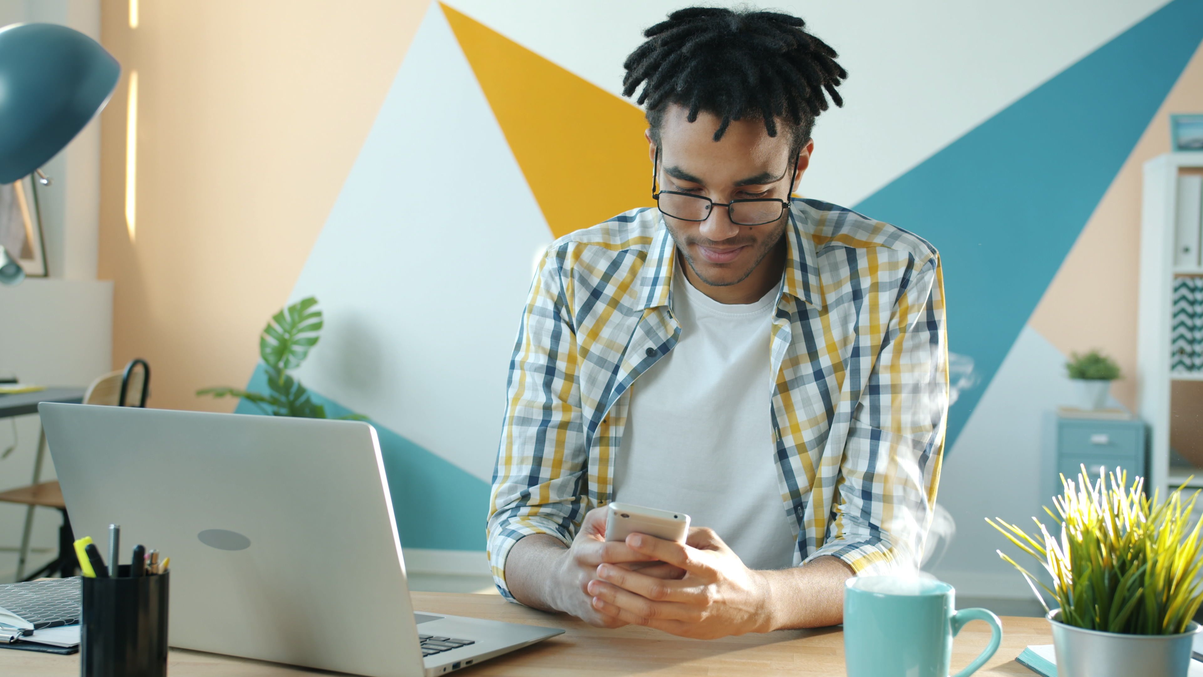 Hired For Remote Work, Employee Now Faces 115 km Daily Travel Under Hybrid Policy — Photo by Vitaly Gariev on Pexels