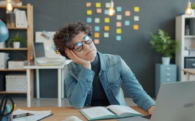 Bạn có cảm thấy tội lỗi khi xin nghỉ ốm? Đây có thể là lý do