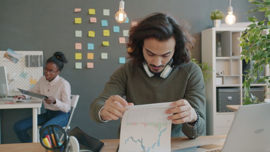 Ambiente profesional, análisis de los datos, análisis de negocios