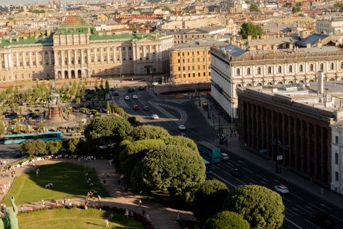 Free A vibrant aerial view of St. Petersburg featuring iconic architecture and bustling streets. Stock Photo