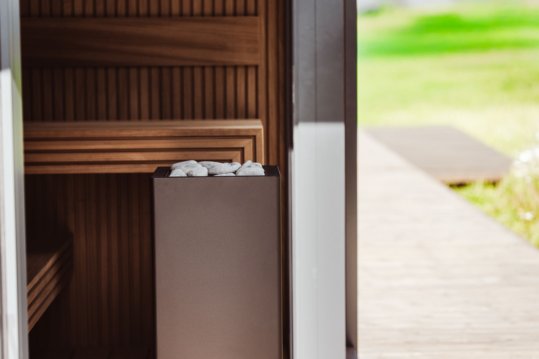 Ahşap iç mekanlı bir sauna