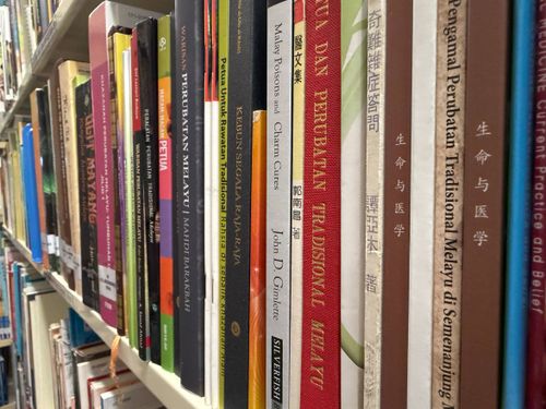 Free stock photo of books, bookshelf, education Stock Photo