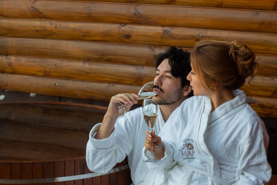 Water intake timed around a sauna session, where hydration for sauna use depends more on when you drink than how much.