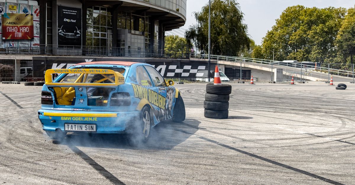Foto Di Studio Professionali Di Automobili