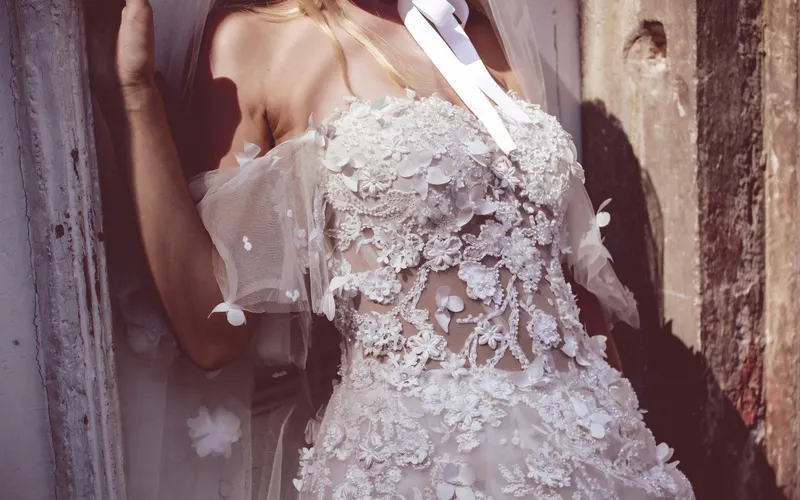 vestido sirena espalda descubierta con botones forrados
