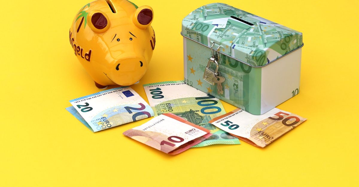 10 Personal Finance Rules to Unlearn in 2025 (Before They Cost You Thousands)