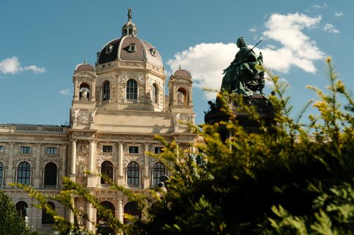 Free Beautiful view of the Kunsthistorisches Museum and statue on a sunny day in Vienna, Austria. Stock Photo