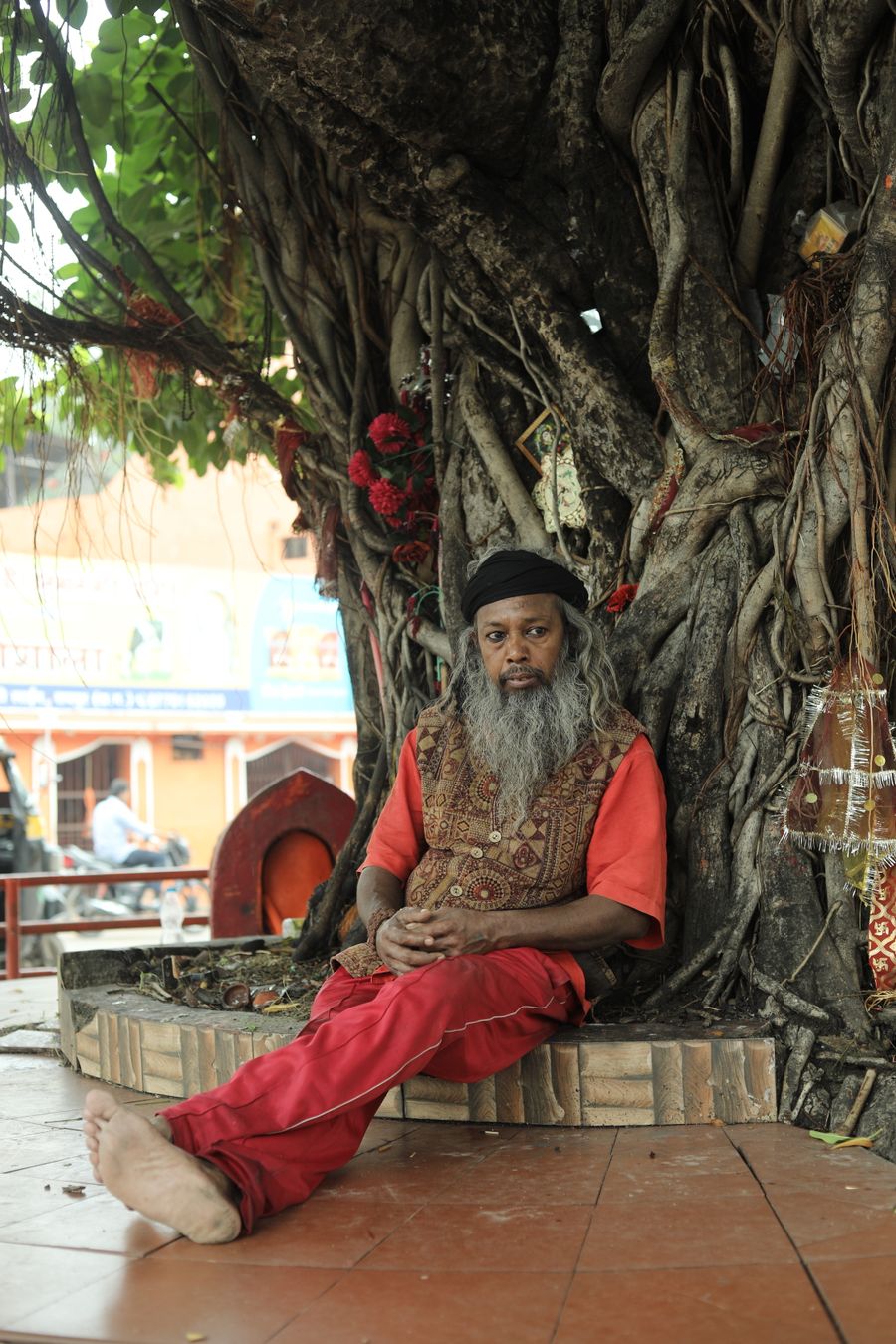Resting by the banyan, Raipur