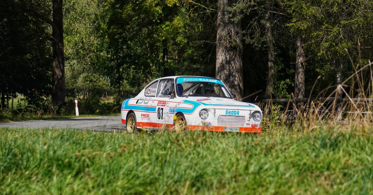 Fotos De Estudio Profesionales De Automóviles