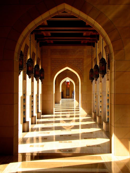 Безкоштовне стокове фото на тему «Арка, архітектура, велика мечеть султана кабуса»