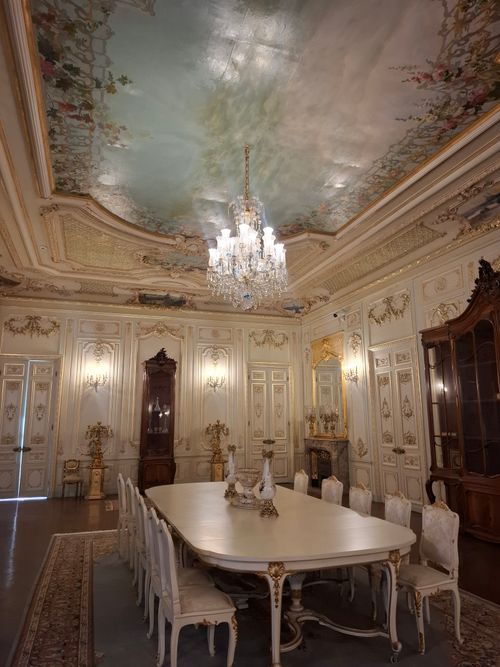 Free Luxurious dining room with intricate decor, chandelier, and ornate furnishings in İstanbul, Türkiye. Stock Photo