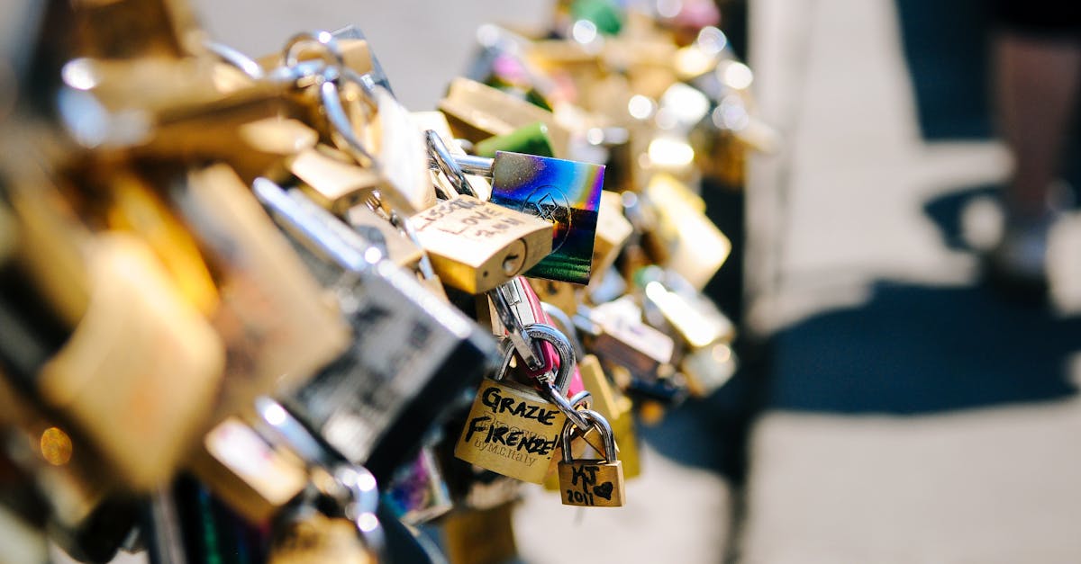 How to break a padlock without bolt cutters