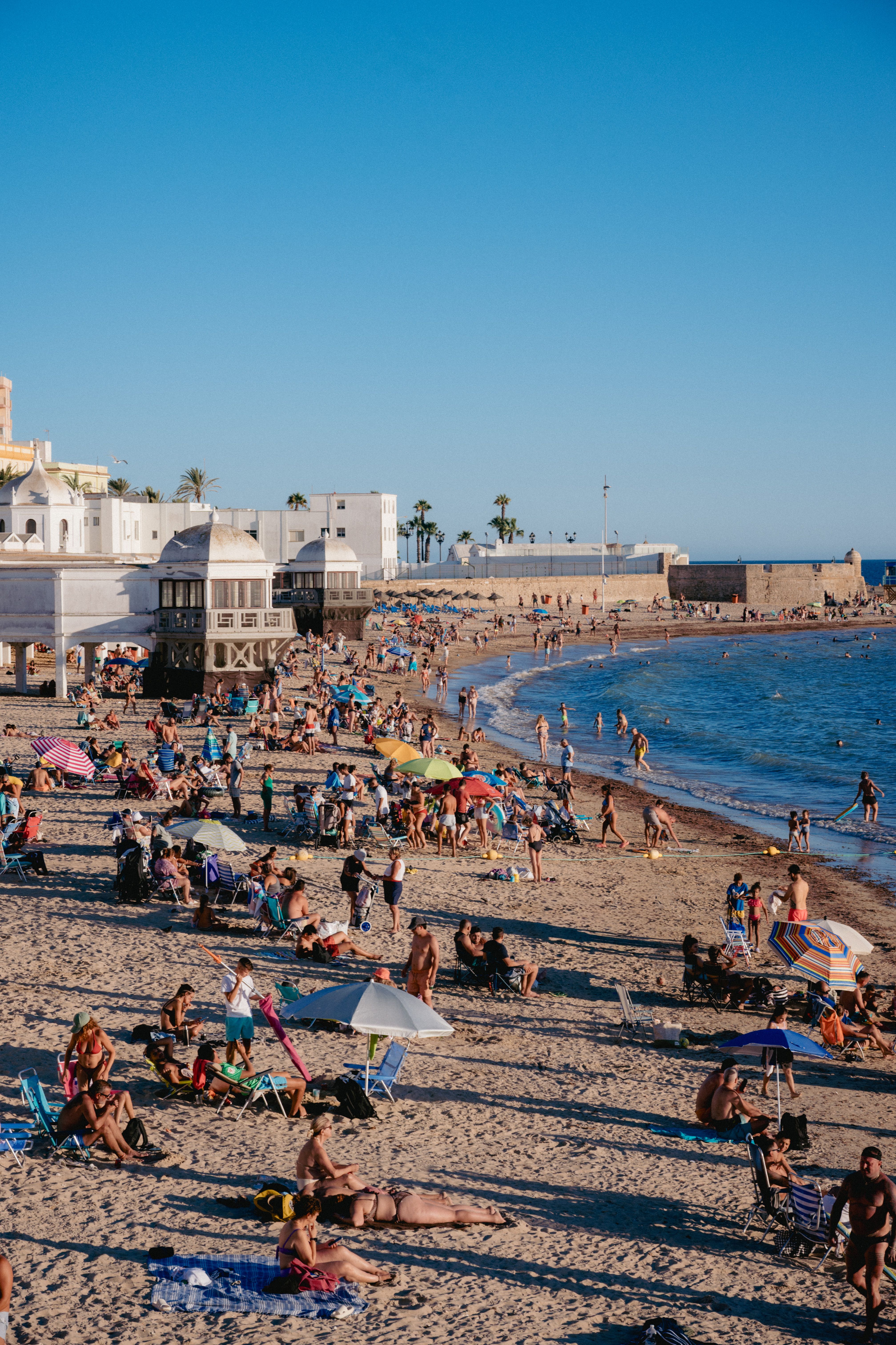 Overtourism Canarie 2026: cosa cambia per i proprietari