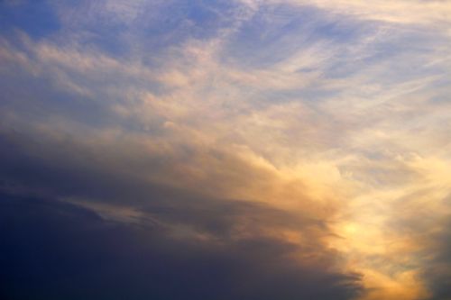 Free Vivid sunset clouds over Paraná, Brazil with a blend of warm and cool tones. Stock Photo