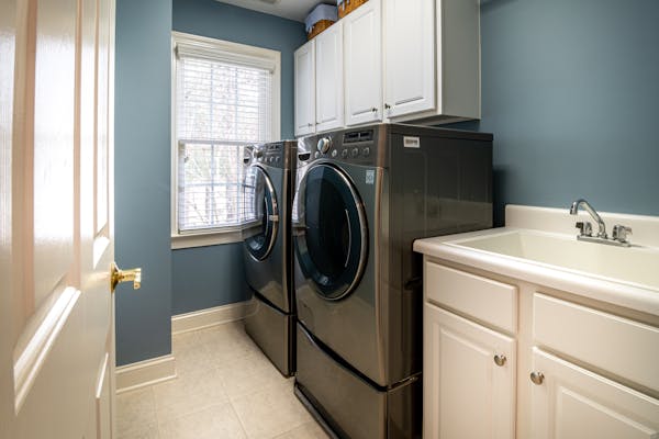 Electric Dryer with Steam Refresh