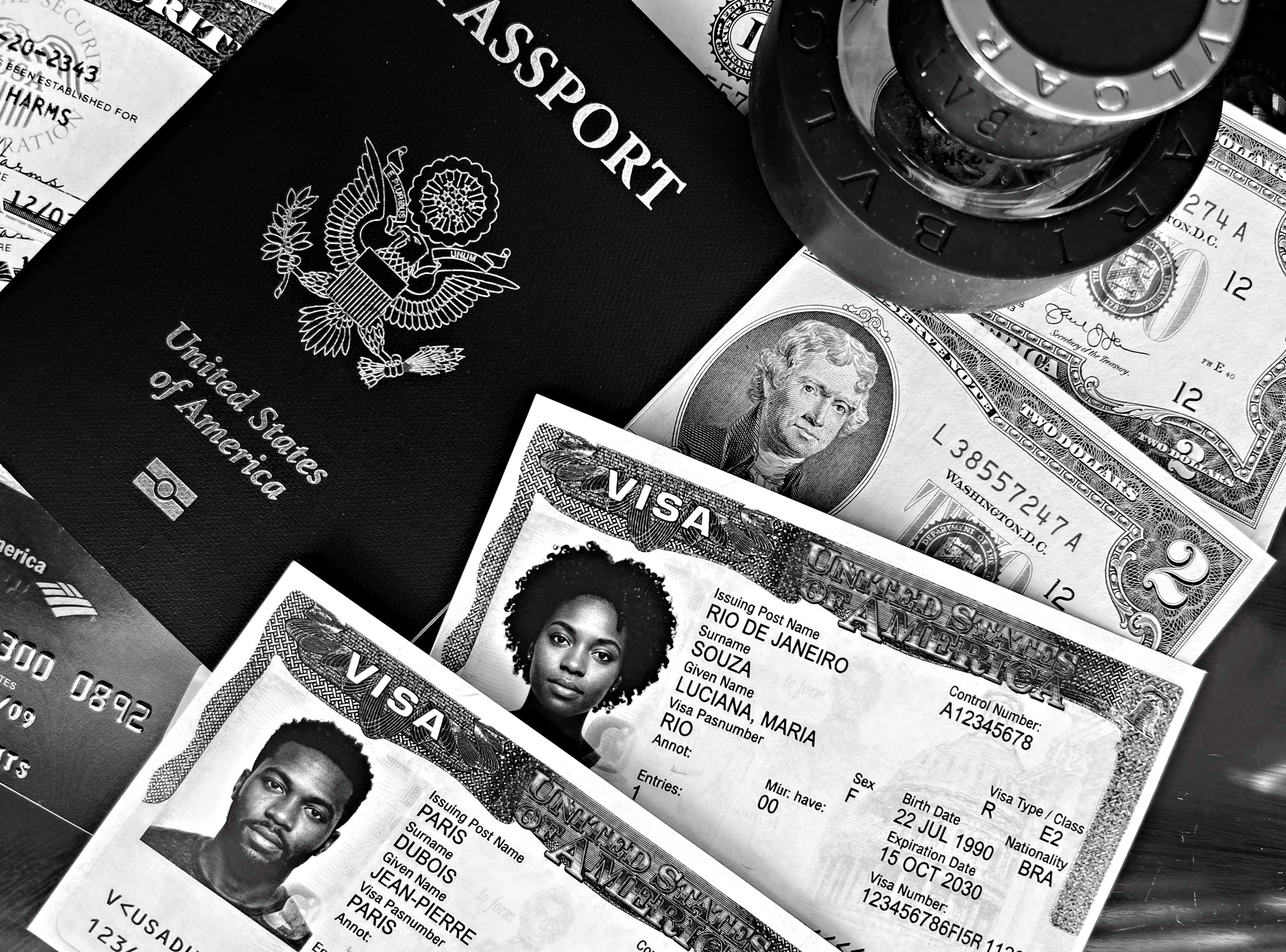 tabela comparativa de documentos de visto na tela de um computador