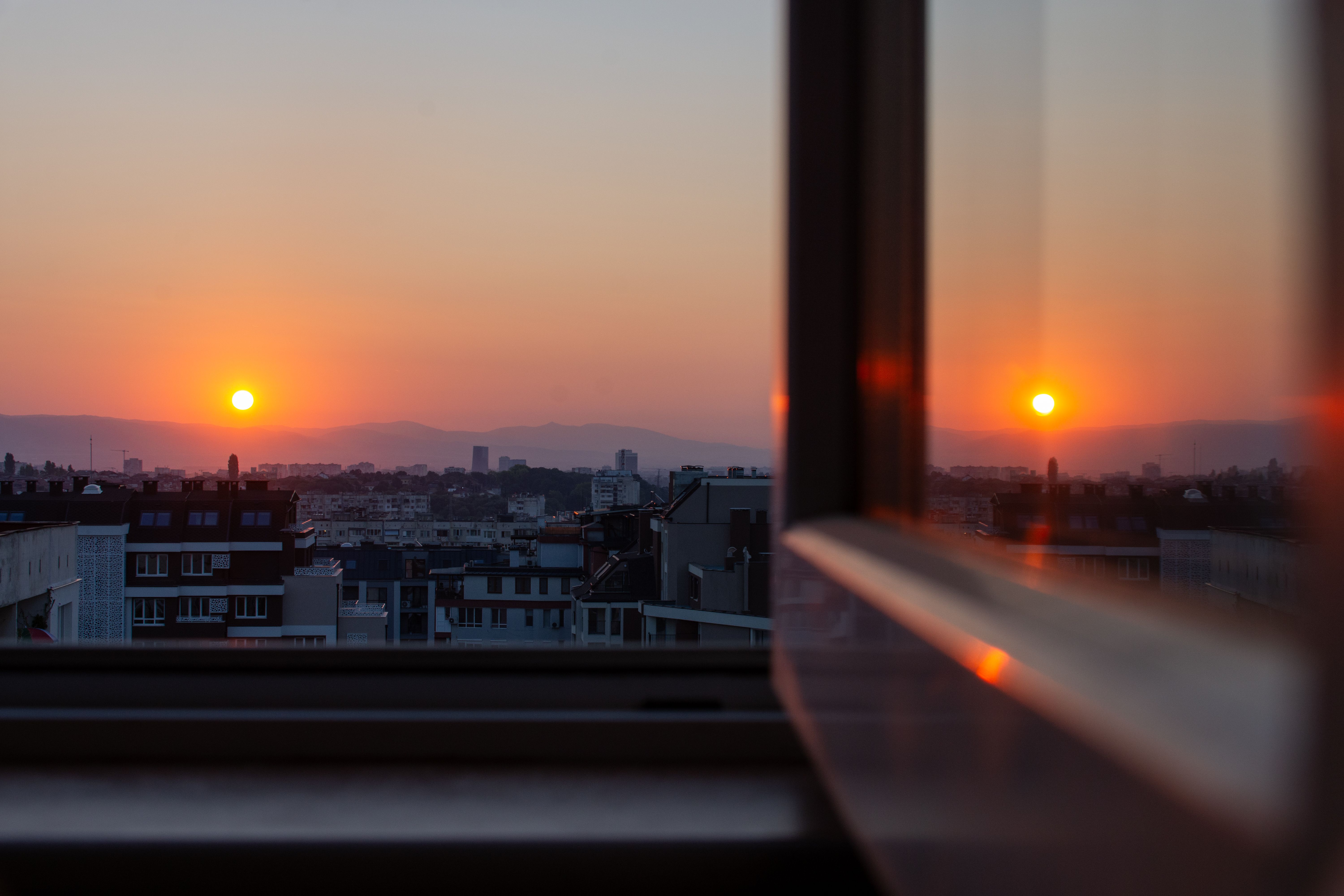 Daily 5‑Minute Reflection Habit to Strengthen Solo Travel Confidence