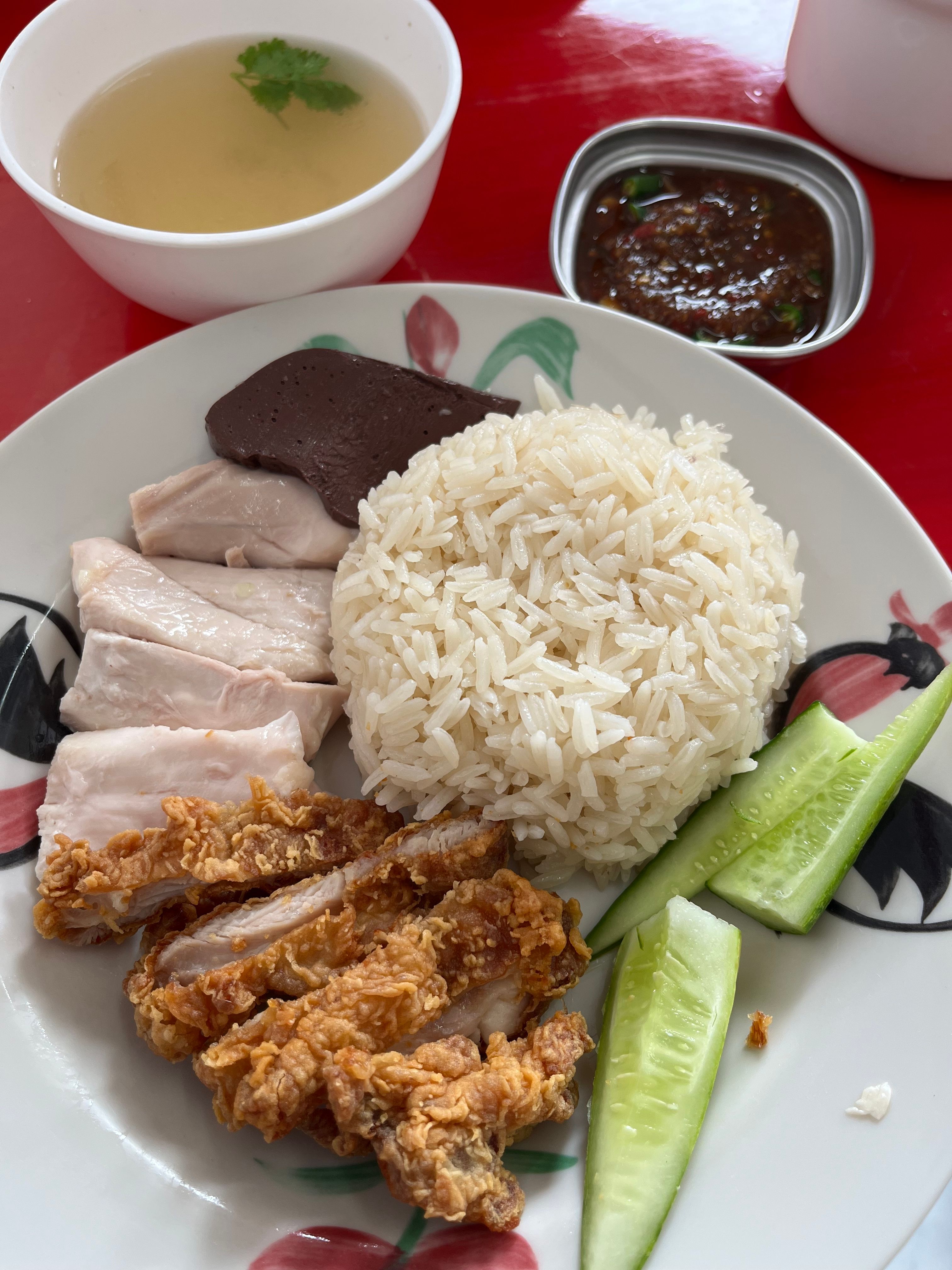 Frango com arroz e legumes