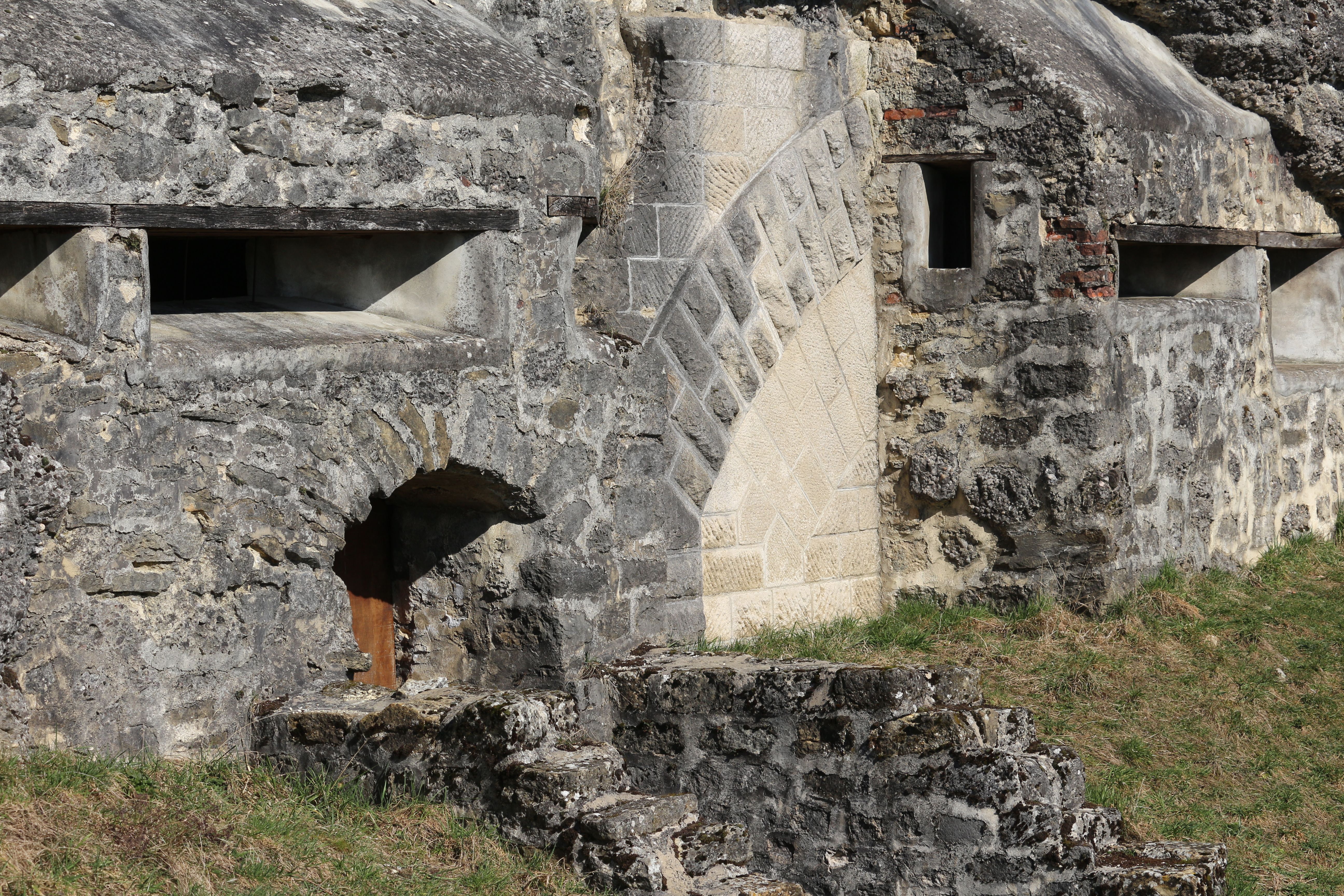 Stone fortifications from Verdun, showcasing historic architecture.