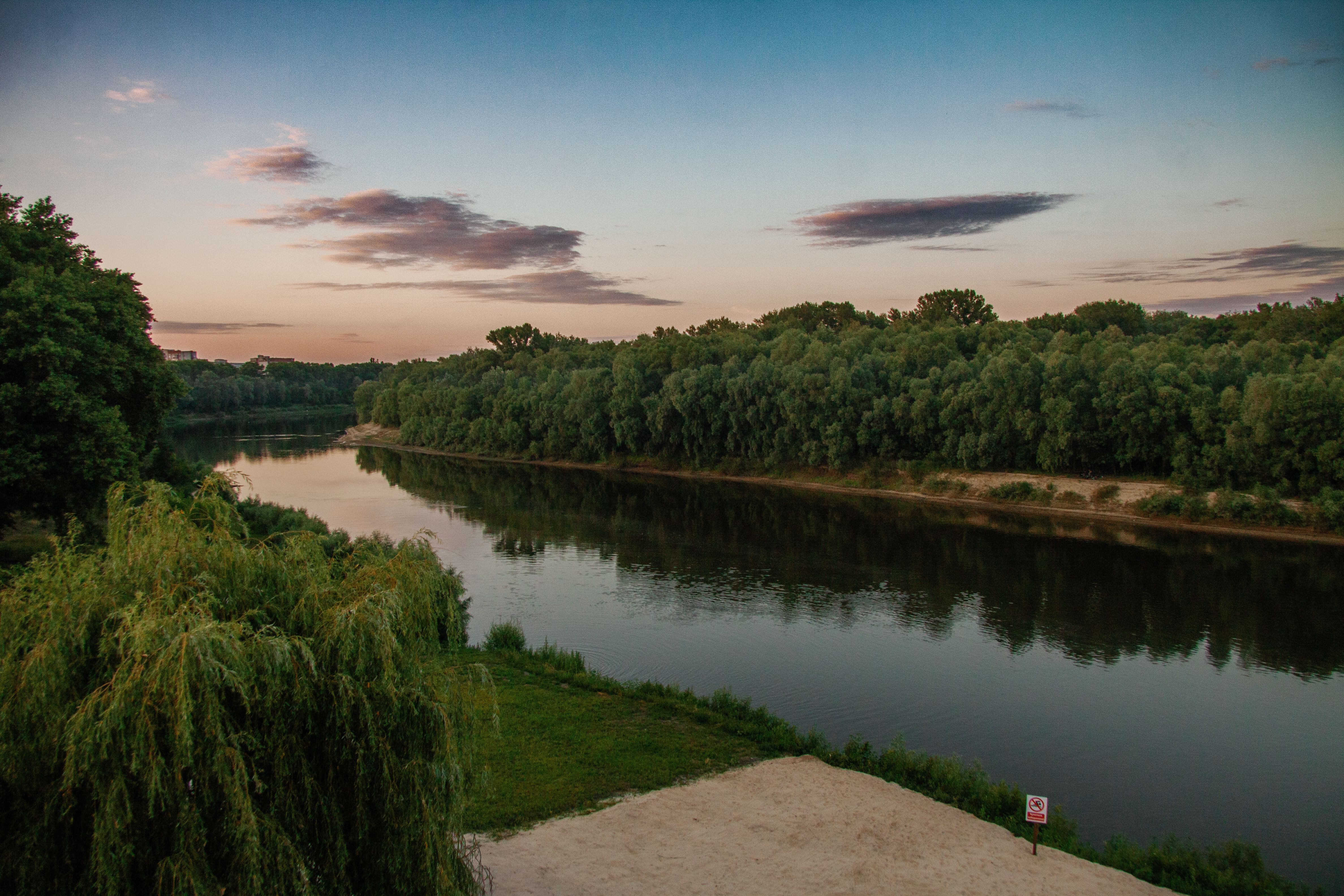 Narva piiripunkt ja Narva jõe äärne vaade