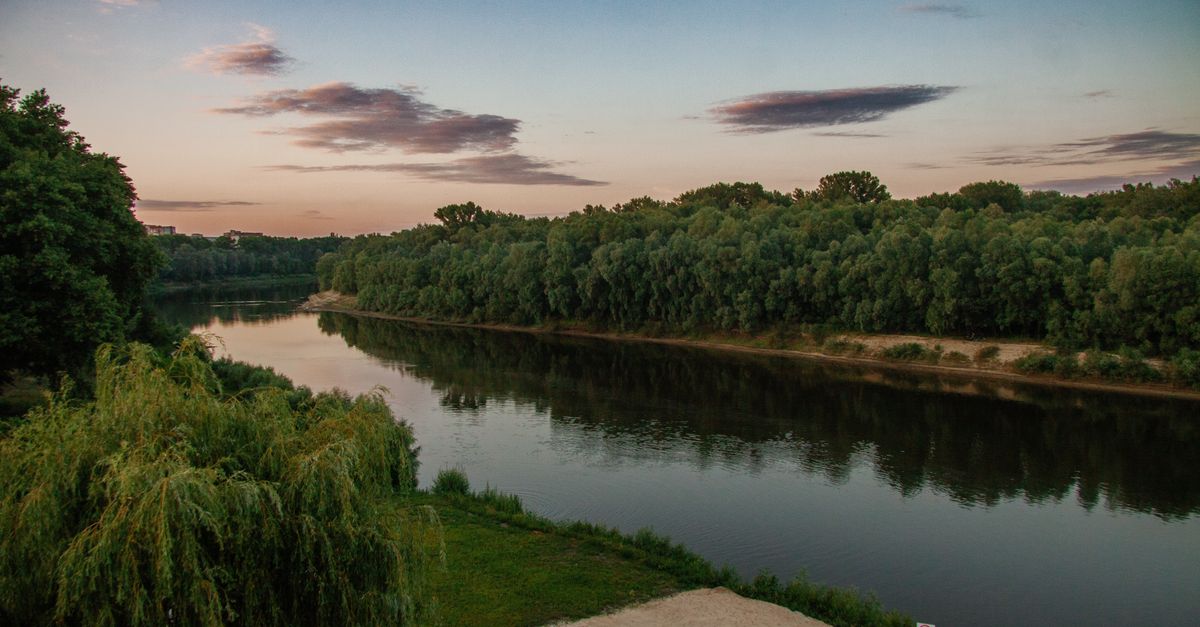Narva piiripunkt ja Narva jõe äärne vaade