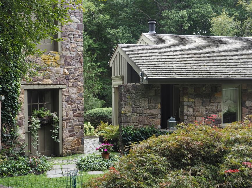 stone mason building wall