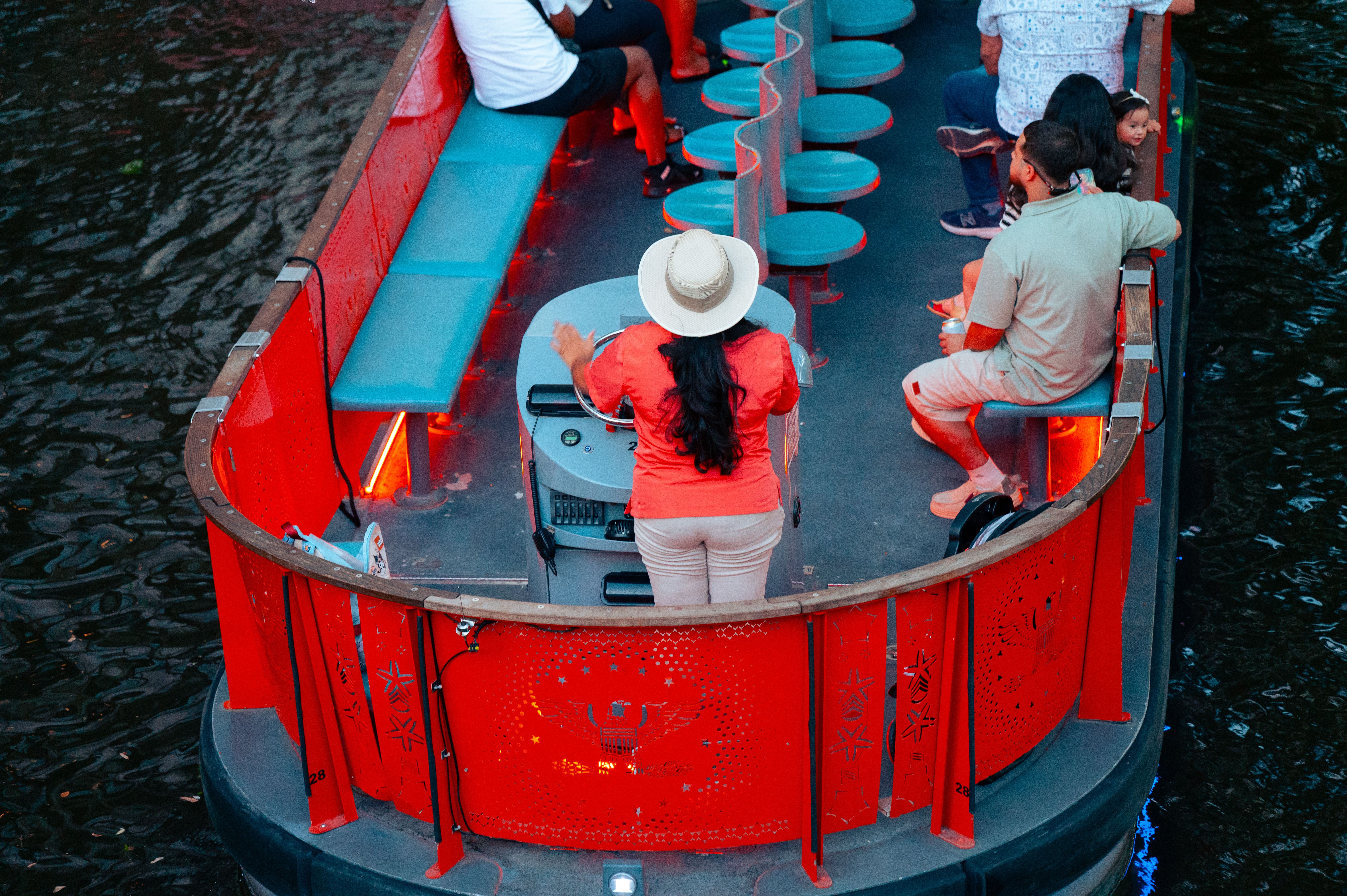 Tour guides embody lessons we can all apply in business - Travel Weekly — Photo by Mariya Eskina on Pexels