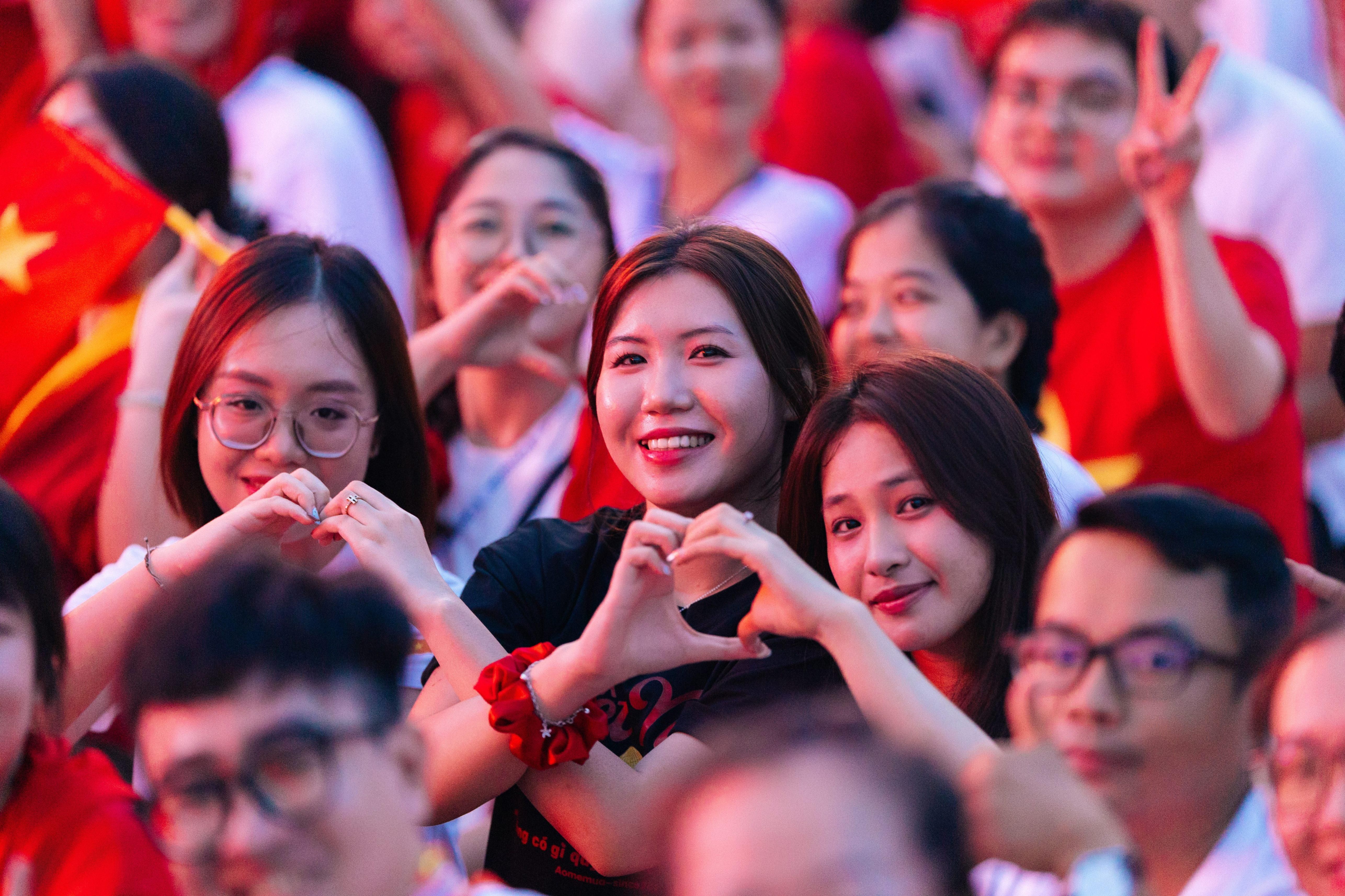 李梦无缘世界杯却签天价合同，女篮输29分，她的价值几何？｜加拿大28（封面配图）
