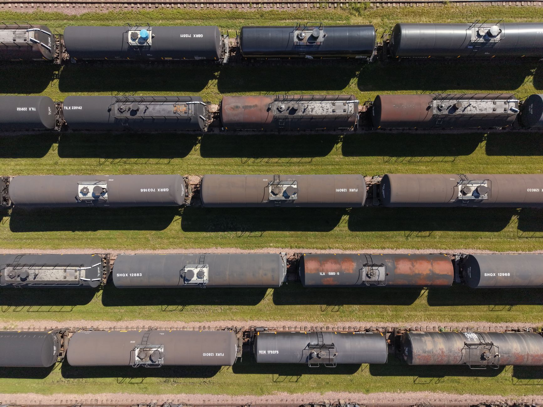 Freight Warning Meets Retail Surge: The IYT ETF Trade
