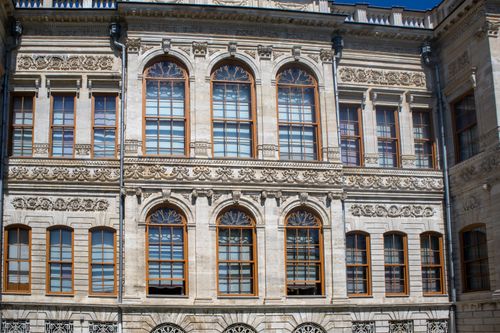 Free Detailed view of ornate Ottoman architecture in İstanbul, Türkiye. Stock Photo