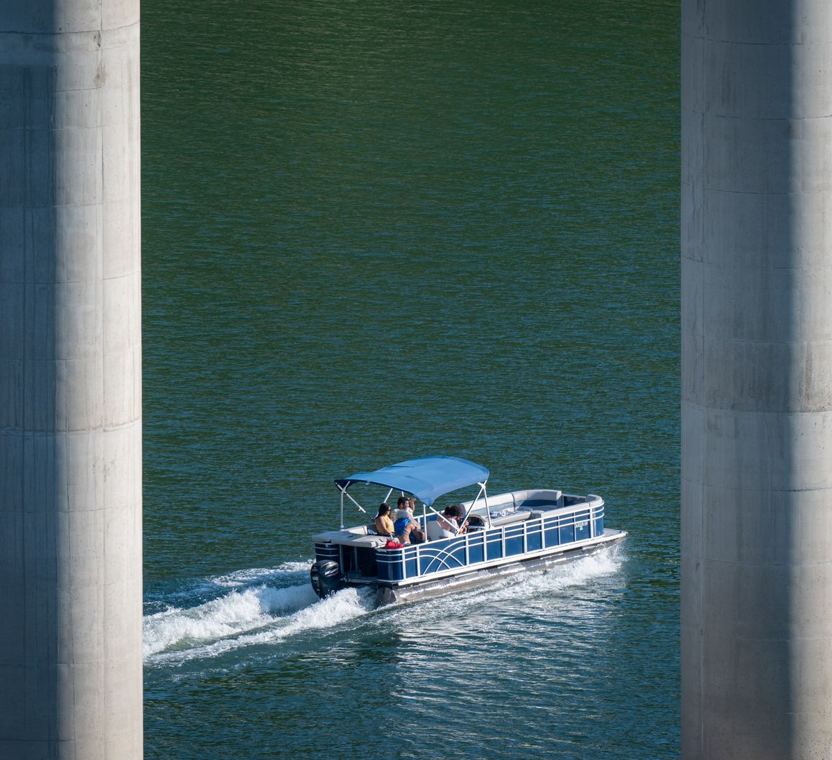 Boating and pontoon lifestyle on Turkeyfoot, East and West Reservoir in Portage Lakes Ohio