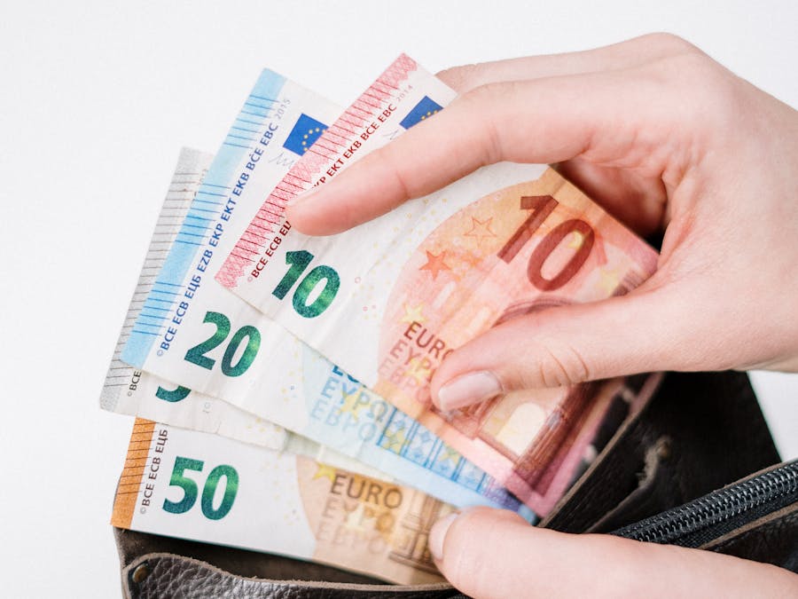 How much Instagram pay for followers?
