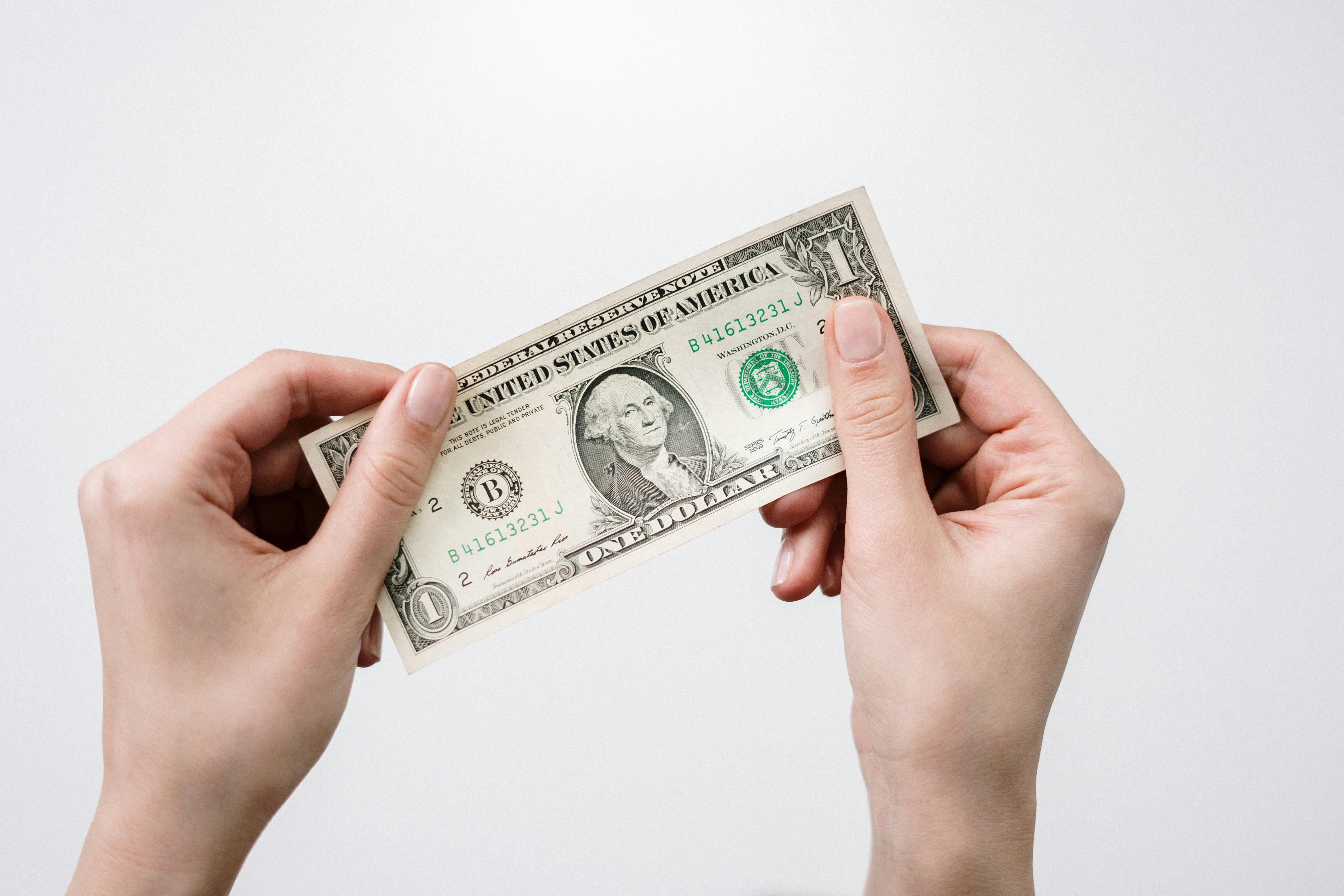 1-us-dollar-bill-free-stock-photo