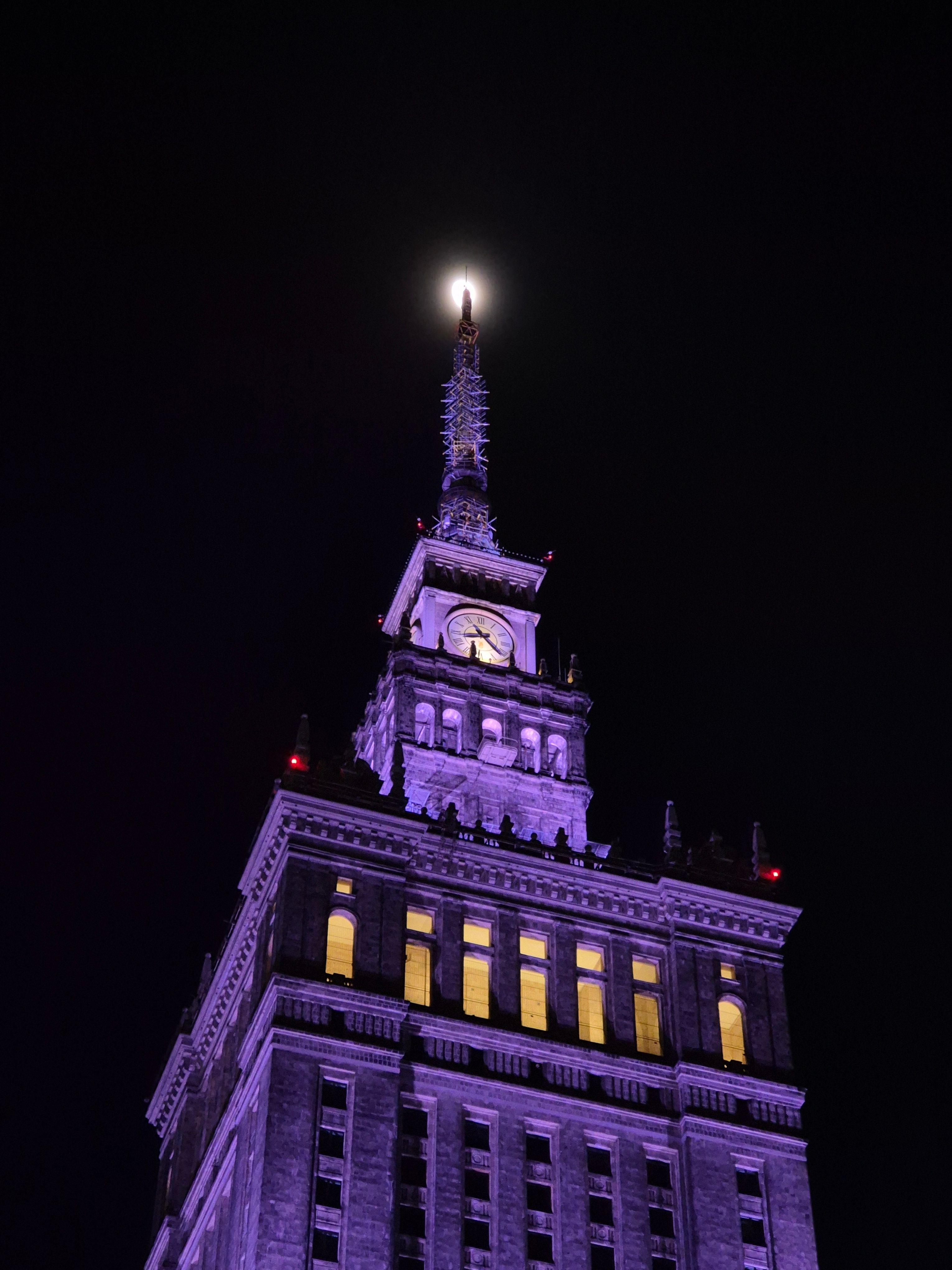 Palace of Culture and Science Illuminated at Night · Free Stock Photo