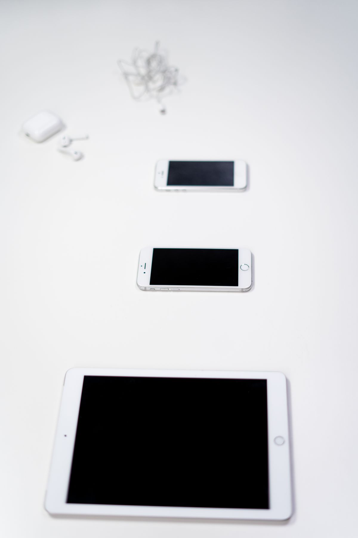 iPhones, iPad and AirPods ready to sell