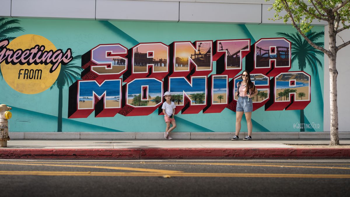 How to Enter Back-To-School Giveaways in Santa Ana, California Without Scams