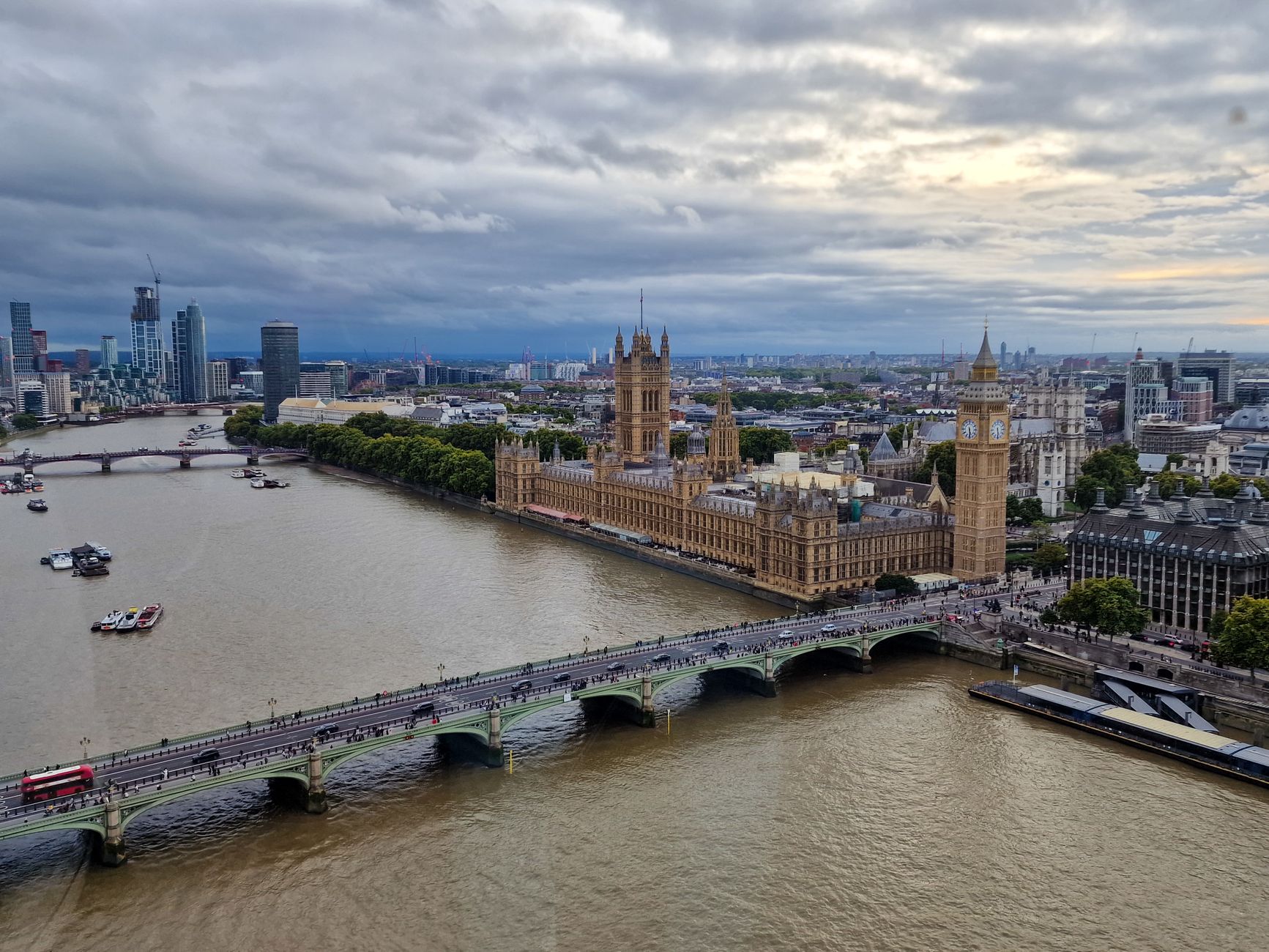 Londra'daki Westminster Sarayı ve Lordlar Kamarası binası