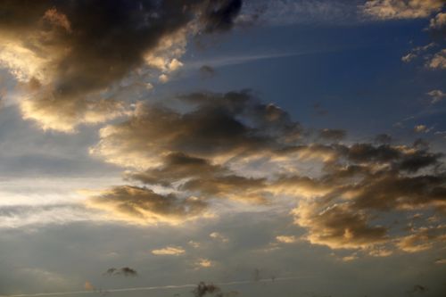 Free Stunning view of a vibrant cloudscape with dramatic lighting in Paraná, Brazil. Stock Photo