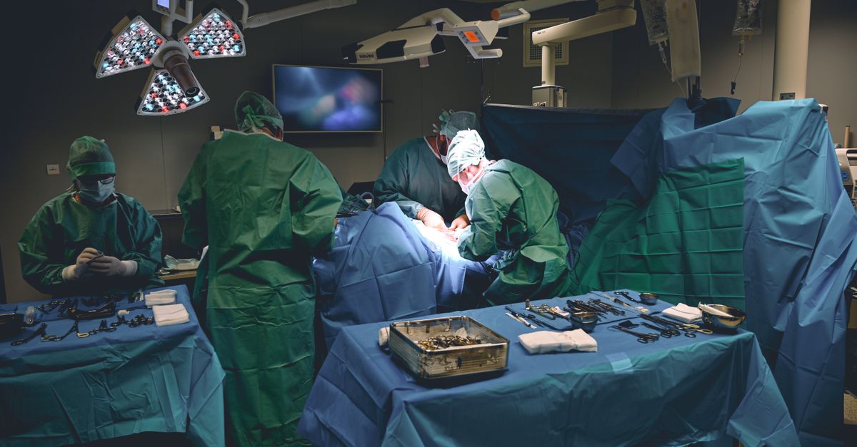 Corporate vs Independent Hospitals: A Decade of Healthcare Tug-of-War