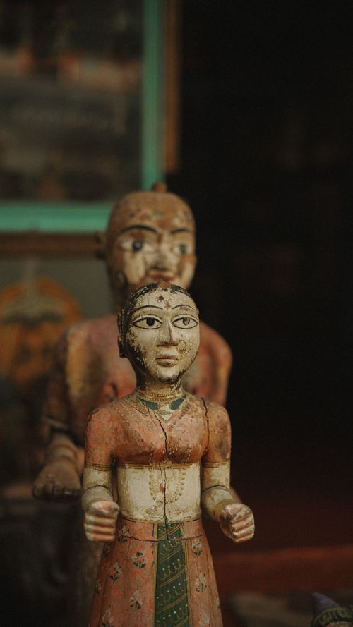 Free Traditional wooden sculptures showcasing Indian craftsmanship, captured in Udaipur. Stock Photo