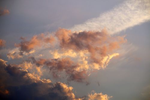 Free Captivating sky with colorful clouds at sunset, captured in Paraná, Brazil. Stock Photo