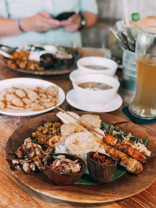 Makanan Dimasak Di Atas Piring