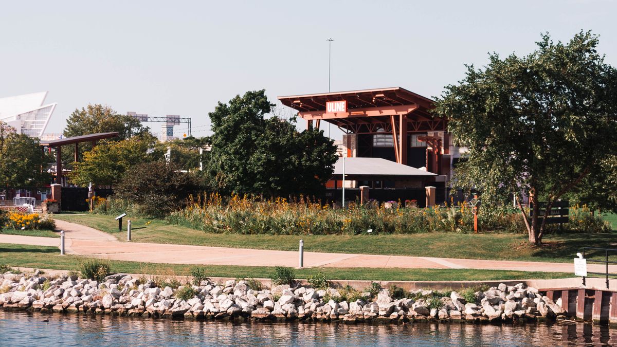 How to Enter Family Giveaways in Milwaukee, Wisconsin Without Scams