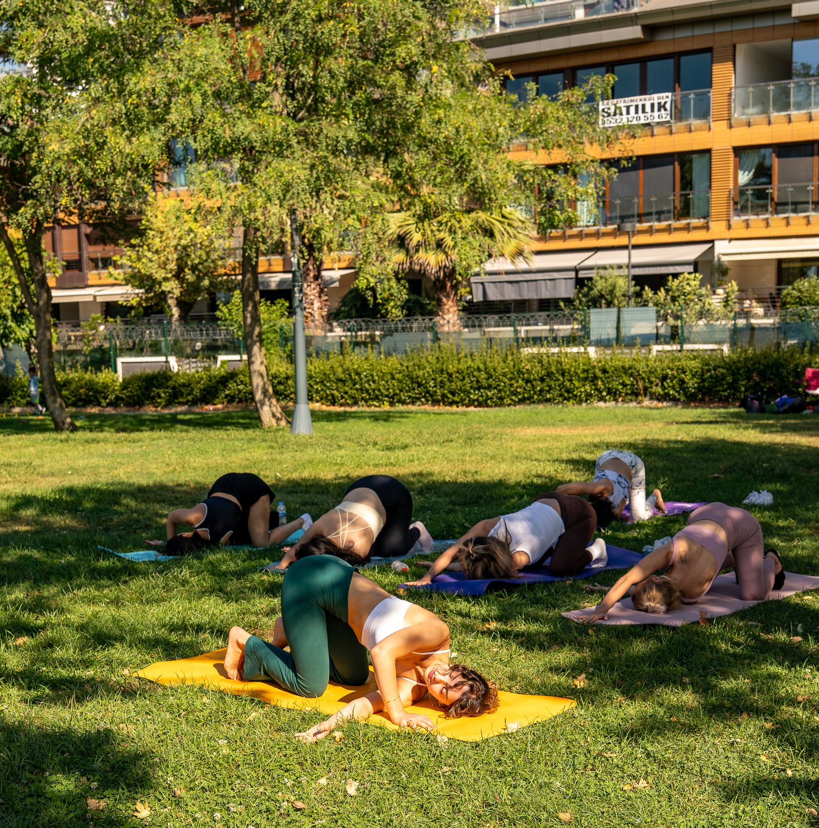 Yoga au parc de Belleville, 2/3