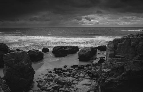 Free stock photo of donkere wolken, frankrijk, rotsen