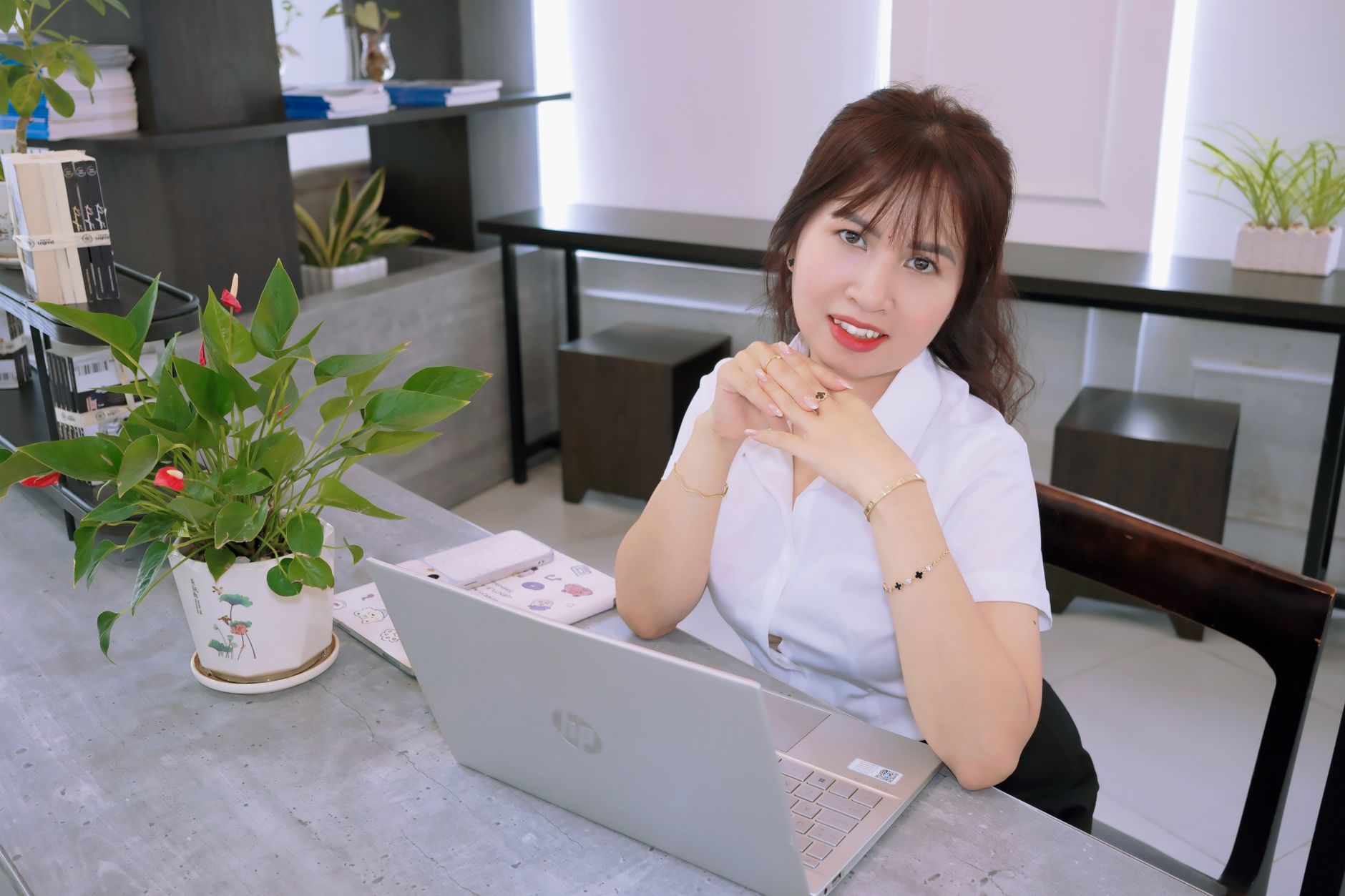 Chuyển đổi số và tuân thủ pháp lý: Hóa đơn điện tử, thuế và thủ tục cho cửa hàng bán lẻ năm 2026